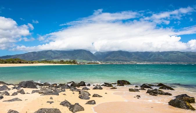 Cheap flight to Kahului, USA